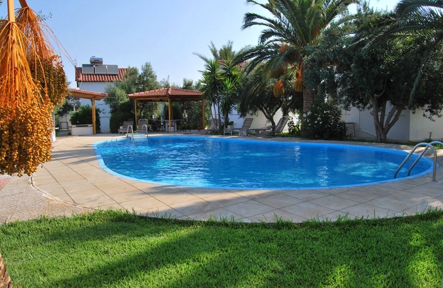 Houdis House - Independent Maisonettes In Peloponnes with pool