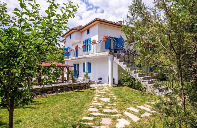House 04 Bedrooms 04 Bathrooms With Pool and View on Pirin Mountain!