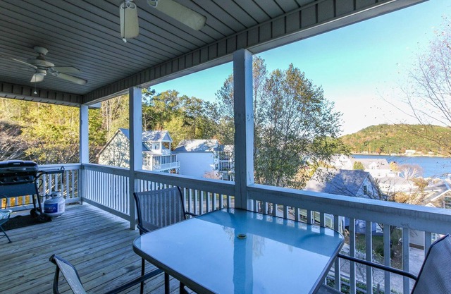 House # 26 Bay Bungalow (pet friendly) Lake View
