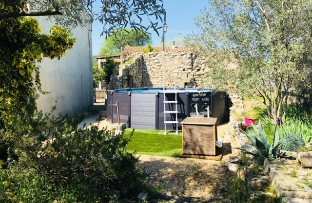 House 7 minutes from Sommières with quiet pool