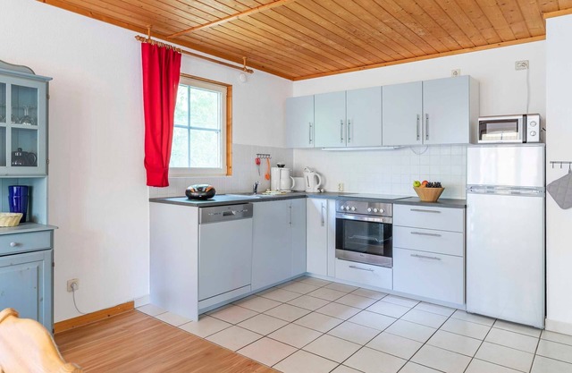 House crane, 8 pers., Dishwasher, fireplace (8) - Feriendorf Müritzufer