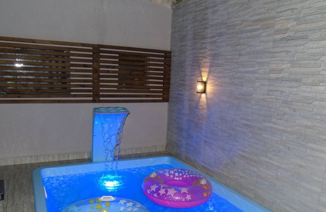 House for 10 people with pool