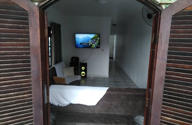 HOUSE FOR BEACH SIDE SEASON