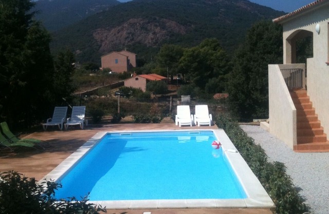 House for up to 4 people with 30 m2 terrace and shared swimming pool.