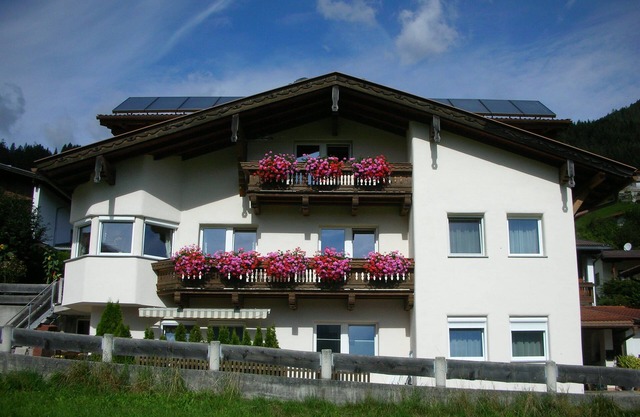 House Hutter, 2-6 persons, sunny, children friendly, near Schlick