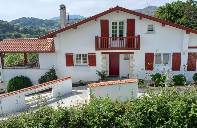 House IGUSKIAN to HASPARREN in BASQUE COUNTRY