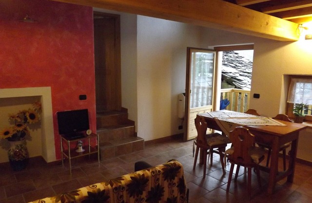 HOUSE IN AN OLD VILLAGE 2 km from the spa. CIN IT007020C2R26WVTFA