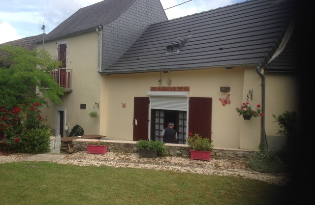 House in small village very calm, cordial, close to the caves of Lascaux 4