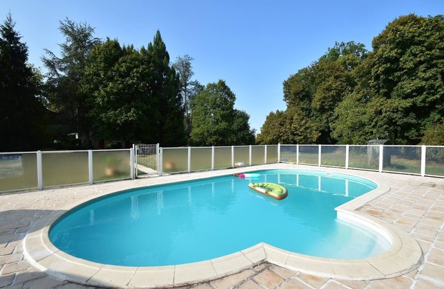 House in Burgundy with Private Pool