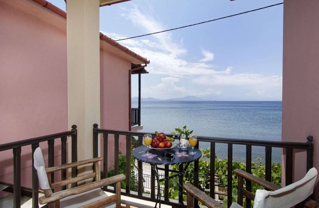 House in Lefokastro - in front of the beach + Wi-Fi #5