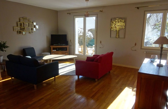 House in Senlis - Near Chantilly, Charles de Gaulle, Parc Astérix, Paris