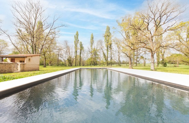 House-Luxury-Ensuite with Shower-Countryside view