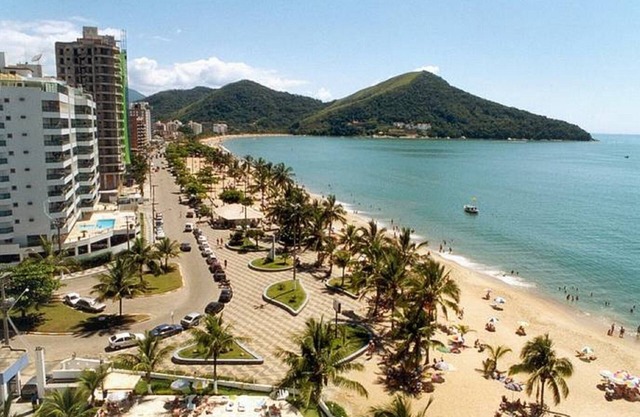 house martim de sá 4 beds close to patri beach.