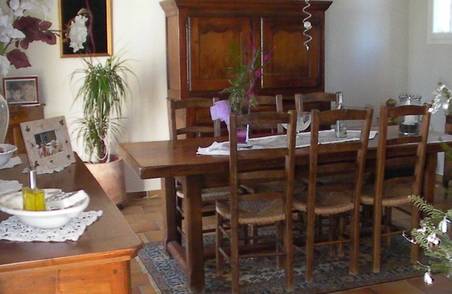 HOUSE MORIERES LES AVIGNON POOL 6 PERSON