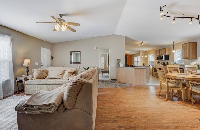 House near Hot Springs with HOT Tub! In Buena Vista, CO