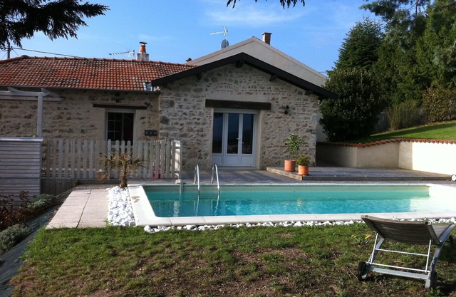 House of Collonge to AMBIERLE (42)