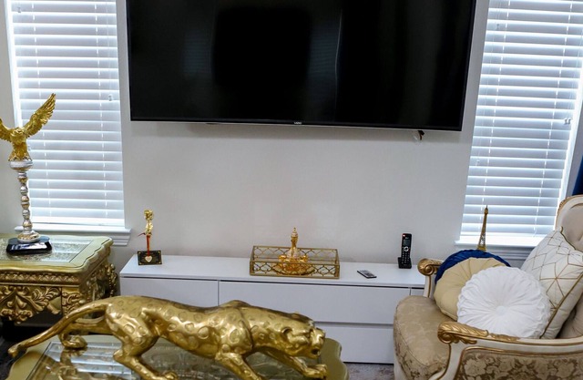 House Of Elegance Minutes from Downtown Dallas