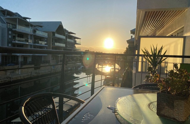 House on the Grand canal ,ocean marina,mandurah sleeps six/eight max guests