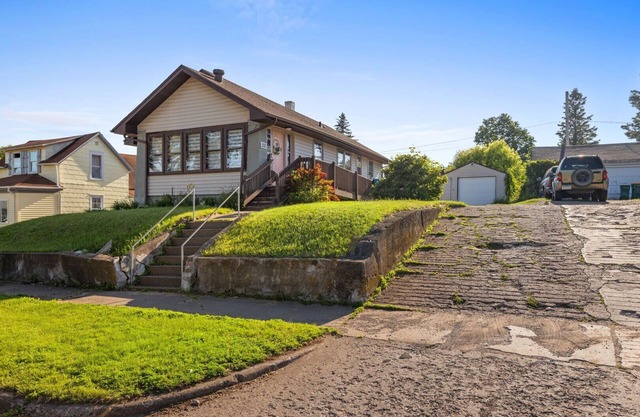 House on the Hill | Dog-Friendly