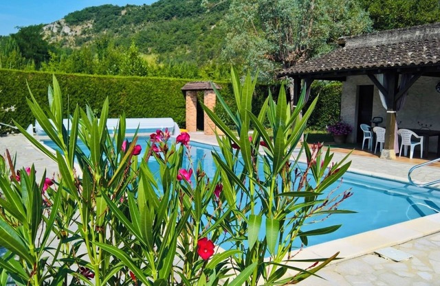 House on the Lot with swimming pool