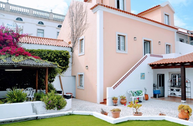 House with 4 bedrooms, 5 bathrooms, garden, barbecue, terrace for 8 people