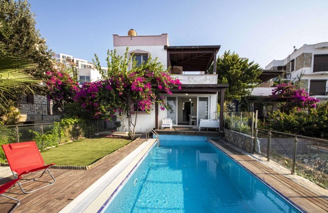 House with Amazing Sea View and Pool in Gumusluk