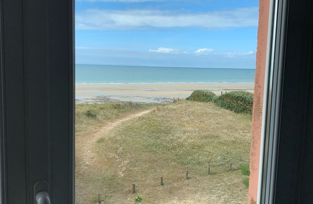 House with sea views, totally renovated in 2024 and 2 minutes from the beach!