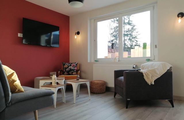 House with garage, terrace, not overlooked, close to all amenities.
