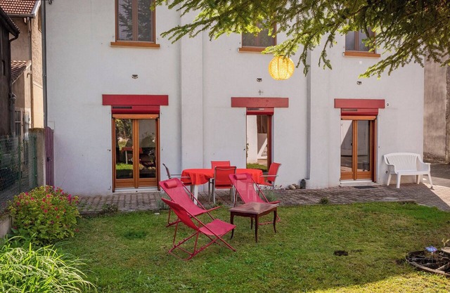 House with garden and parking 1 min from Grenoble