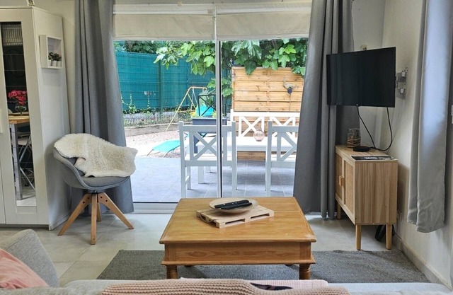 House with garden /free parking *SELF-CARRIER* -10 min from Orly Airport