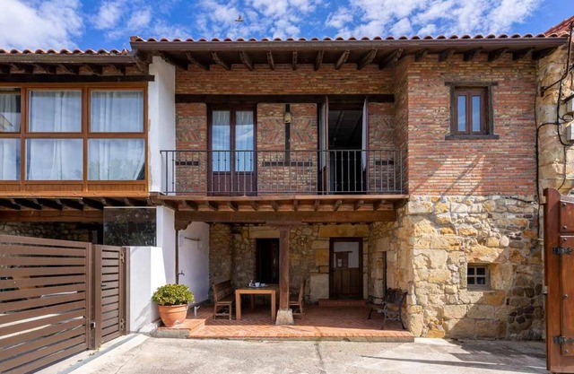House with garden near the beach - El porton