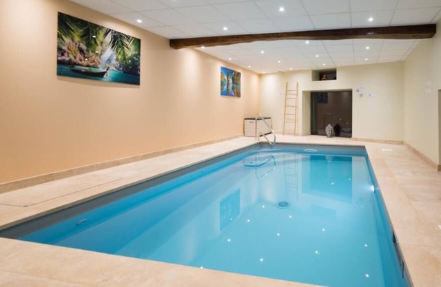 house with heated indoor pool and accessible 24 / 24H