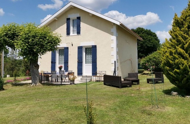 House with large garden & private wood in Dordogne