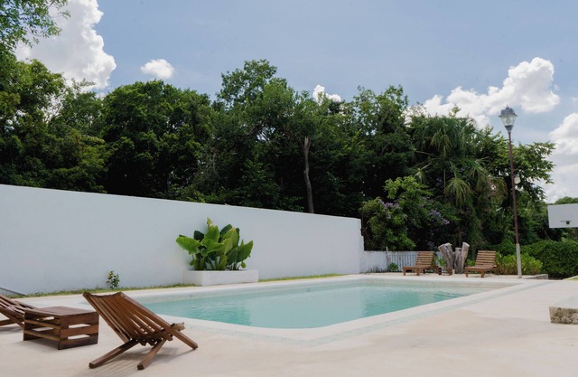 House with Large Pool, Ideal for Exploring Merida and Surroundings