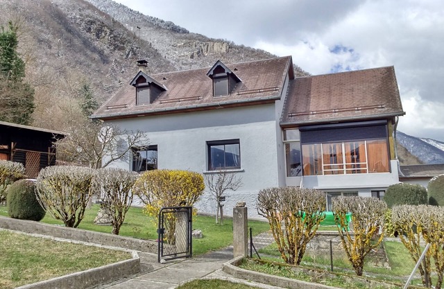 House with large, quiet garden and beautiful mountain views