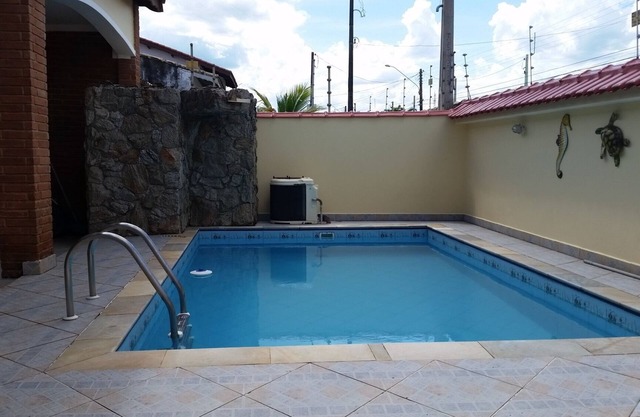 House with pool 100 meters from the beach