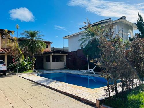 House with pool and barbecue near the beach