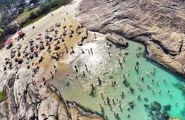 House with pool in condominium 5 minutes from Itacoatiara beach