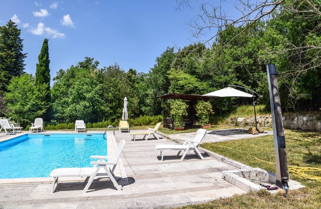 House with private pool, 600 meter from Rigomagno, 35km from Siena and Arezzo