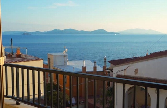 House with sea view in Piombino