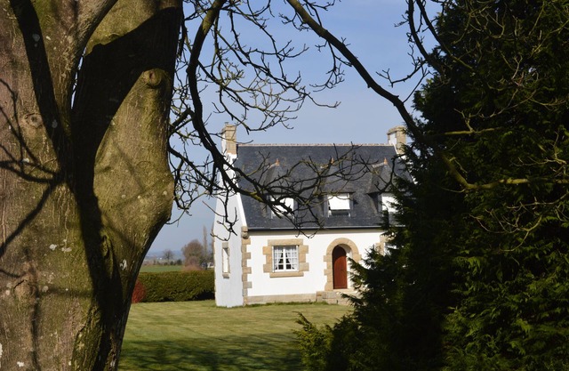 House with spacious garden and open views over the countryside.