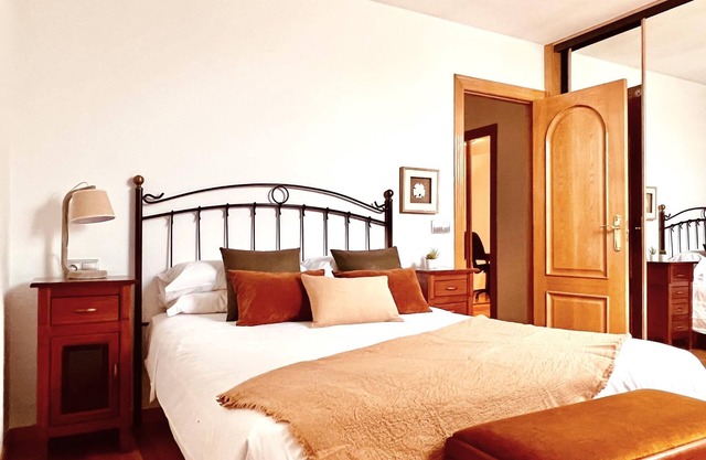 Housingleon - new duplex with garage 500 meters from the historic center