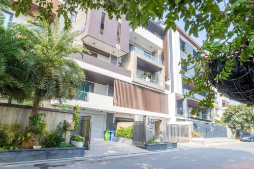 Housr 2 BHK Apartment Sector 41 Gurgaon Near Fortis Hospital