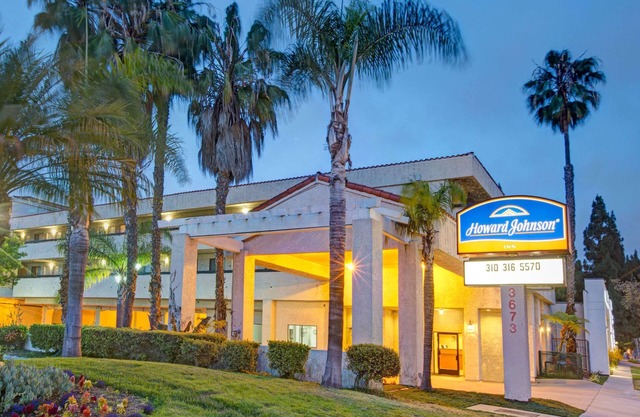 Howard Johnson by Wyndham Torrance