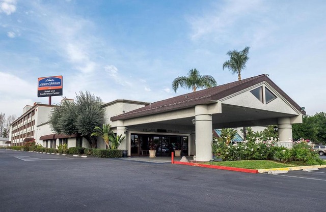 Howard Johnson by Wyndham Fullerton/Anaheim Conference Cntr