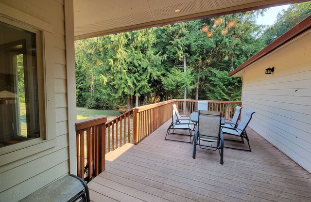 Huckleberry Hideaway | Whole Family Getaway