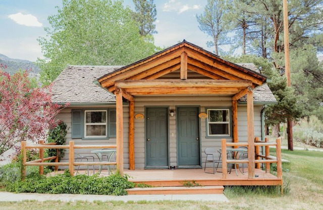 Huckleberry Hideout Cabin