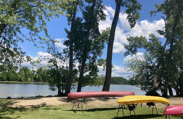 Hudson Riverfront 1830 Farmhouse Cottage W/Beach, Canoe & Kayaks