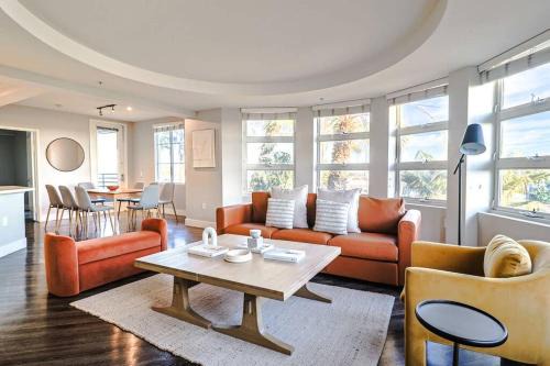 Huge 3BDR & 2BTH in SM - 5-7 mins to the beach
