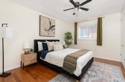 Huge 4 Bedroom House Near Square One - Sleeps 8